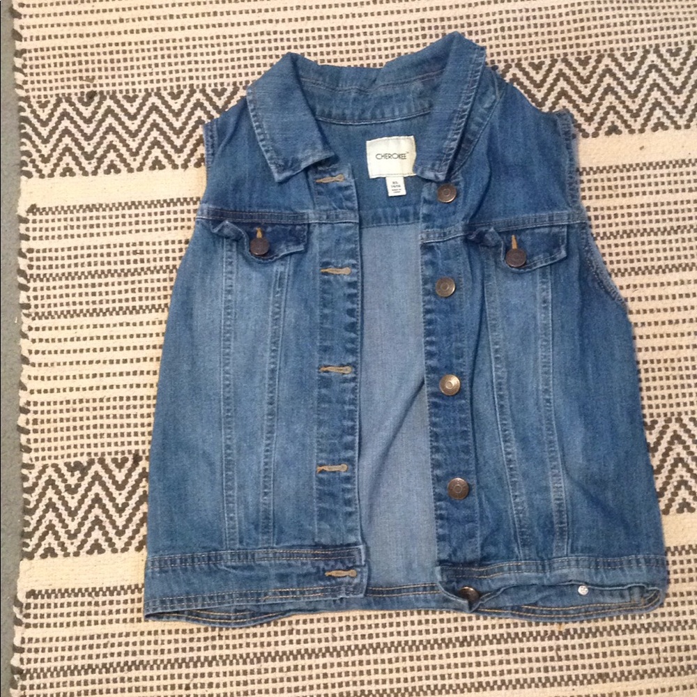 Short sleeve jean jacket
